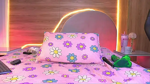 alexaa_walker webcam