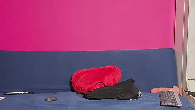 Young_Strawberryy webcam