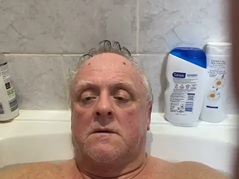 bigbadjon69 (M grandpa) - Open and finger my ass