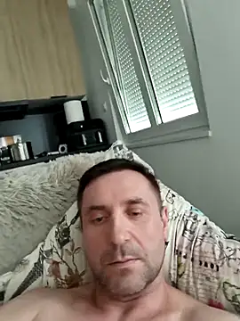 koleganudziarz - KolegaNudziarz's free webcam - UK Sex Cams