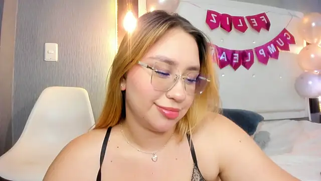 ximenanoah - Ximenanoah's free webcam - UK Sex Cams