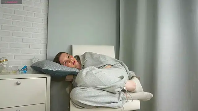 nayeomy (F teen) - take off bra