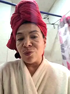 Scarlet_curly8a webcam