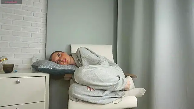 Nayeomy live sex cam