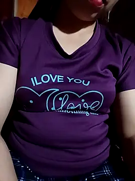 pretty_girl_2 - Pretty_girl_2's free webcam