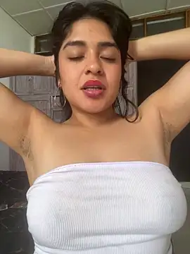 Webcam Model (EmilyNoir1)  is live.Free join now!