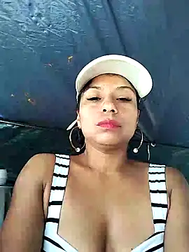 AngelicaStorms webcam