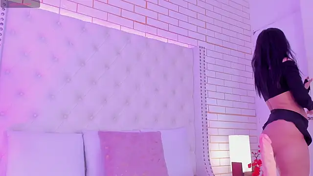 Coco_Balenciaga_ webcam