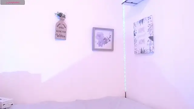 sofy_bonnet1 - Sofy_bonnet1's free webcam - UK Sex Cams