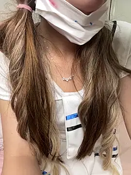 美女tiantian_niu在线直播