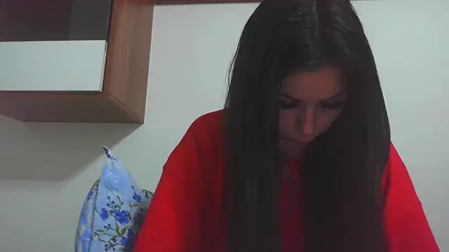 LovelyJulliette webcam