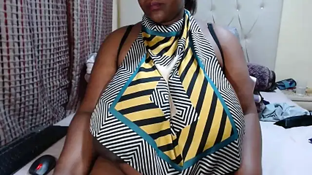 CHOCOLATEDARKBUSTYX webcam