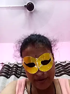 Webcam Model (Gullapi)  is live.Free join now!