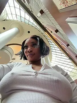 Webcam Model (___Nessa)  is live.Free join now!