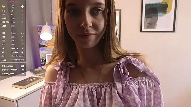 Nina_Crown webcam