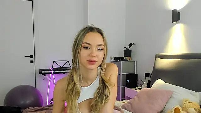 kelly__gray (F young) - pillow ride