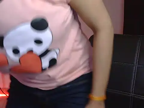 miss_ragni (F young) - 2 mint ice  🧊on boobs 💋💋💋👄