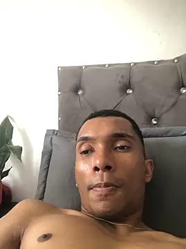 aaronblack1_ - Aaronblack1_'s free webcam - UK Sex Cams