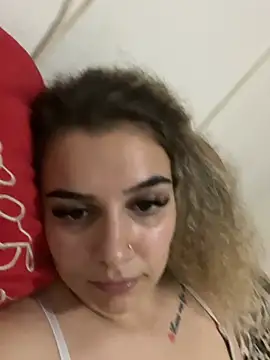 Webcam Model (CrazyJessika) is live