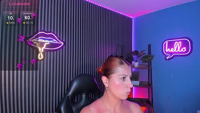 Nahiajhonson_ webcam