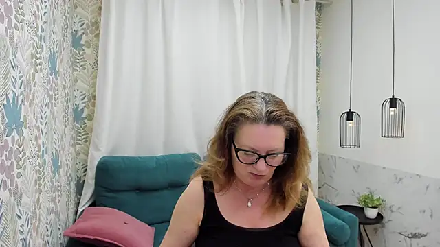 leapure - LeaPure's free webcam - UK Sex Cams