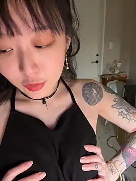 etherealcat33 (Ask my age) - 虛實貓深夜電台聊播