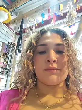 Sara_smiiith211 webcam