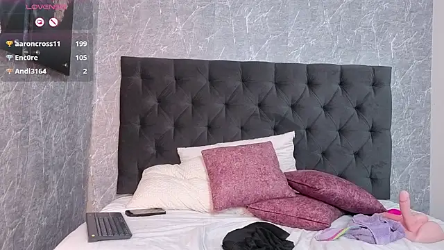 scarletbaker_ webcam