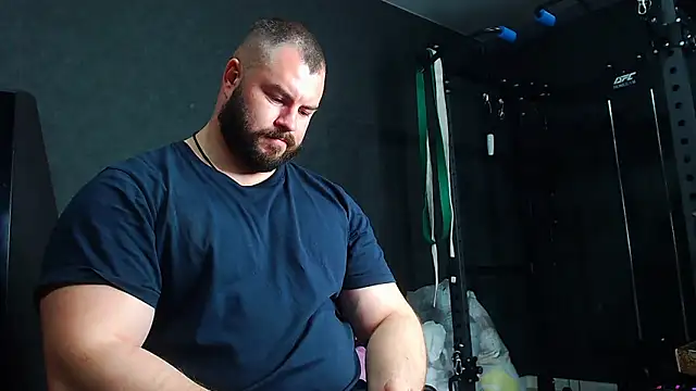 muscularjohnforuX webcam