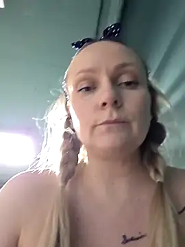 Bondgirl_013 Live Webcam on Stripchat