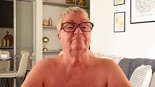 Mystery-Grandmother webcam