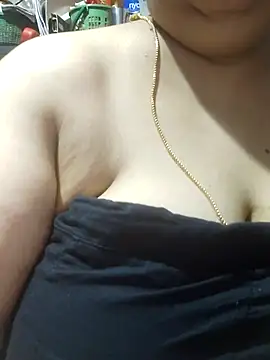 tamilthanushri webcam