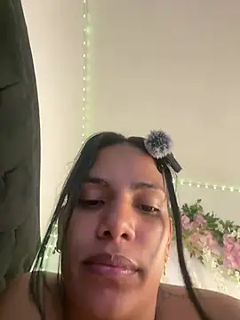 Webcam Model (ArielleMillerr-)  is live.Free join now!