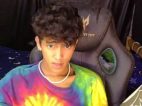 hugekenbigcock (M twink) - happy birthday to me