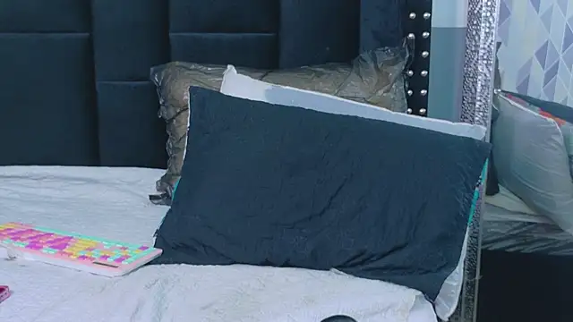 EbonyCoWorker webcam