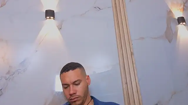 Aron_and_molly webcam