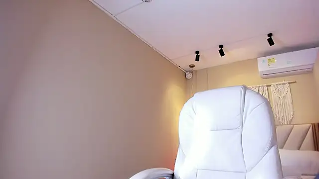 nahimithompson (F young) - sensual dance + striptease: