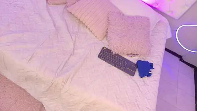 aria_nixy - Aria_nixy's free webcam - UK Sex Cams