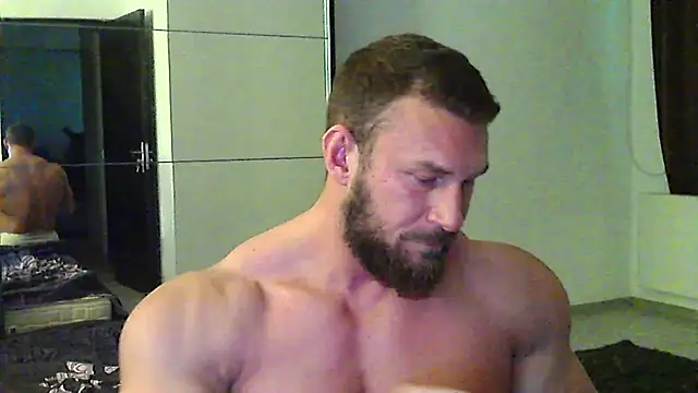 muscularkevin live sex cam