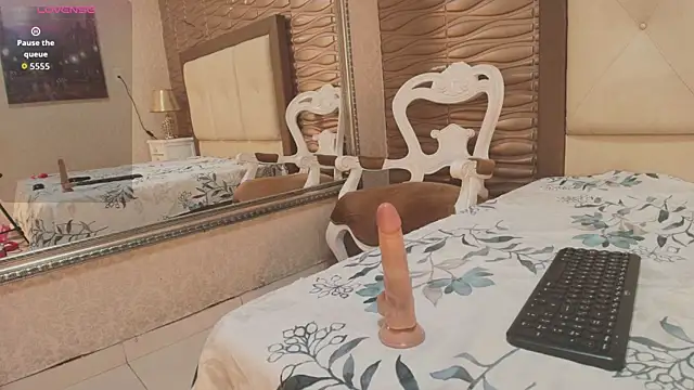 miladiosa - Miladiosa's free webcam - UK Sex Cams