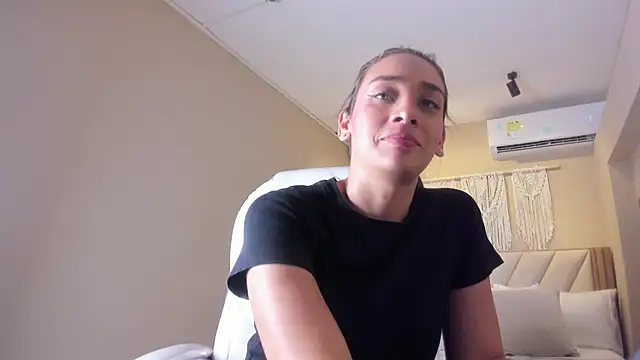 nahimithompson - NahimiThompson's free webcam