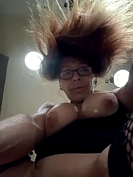 Webcam Model (FrozenWaffle)  is live.Free join now!