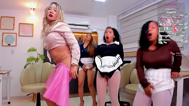 Franshesca_HotxxX's Stripchat show and profile