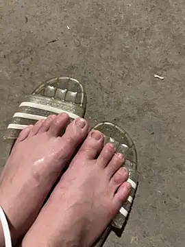 linbi135 - Linbi135's free webcam - UK Sex Cams