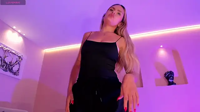 rossirivers - RossiRivers's free webcam - UK Sex Cams