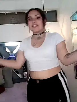 liily_foxxy - Liily_Foxxy's free webcam - UK Sex Cams