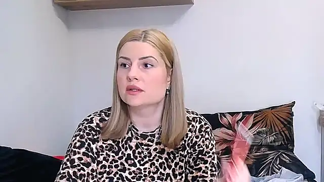 alisenties - Alisenties's free webcam - UK Sex Cams