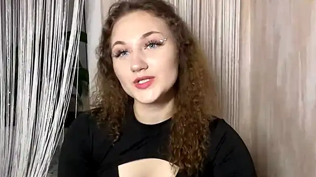 SophieNiktashu webcam