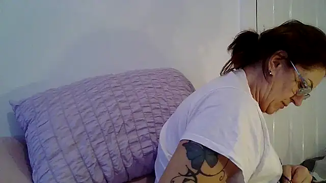 rubyyrosee - RubyyRosee's free webcam - UK Sex Cams