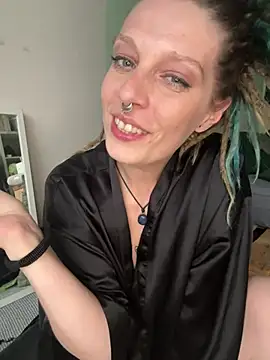 MenaDreadfull's room